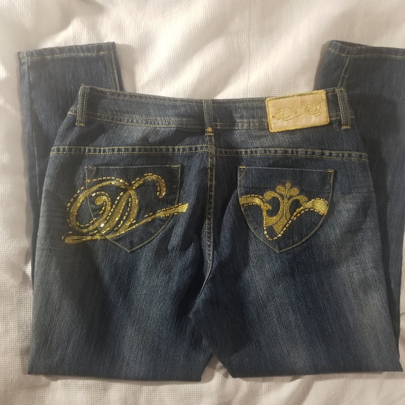 Dereon Jeans - Picture 5 of 13